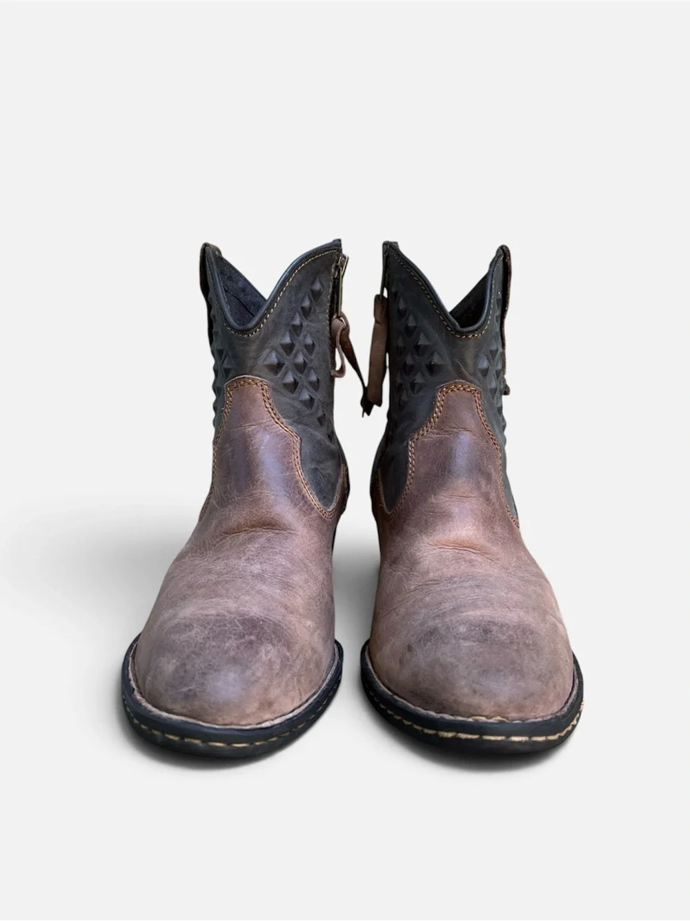 Børn 'Jin' Distressed Leather Studded Western Cowboy Ankle Boot Two-tone Sz 7.5